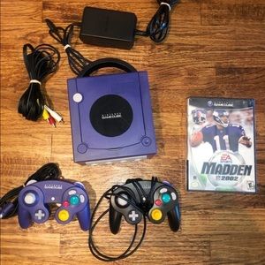 GAMECUBE BUNDLE WITH TWO CONTROLLERS AND 3 GAMES